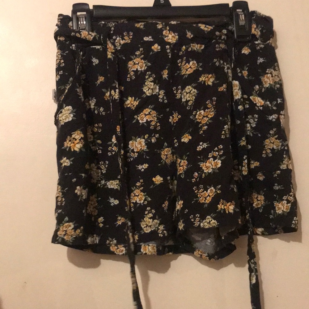 flower print shorts.